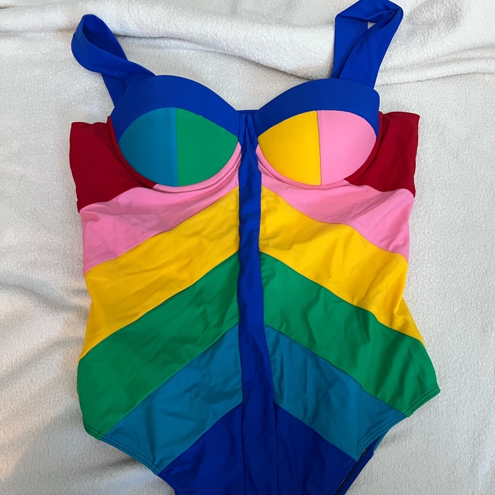 Colorblock Chevron One-Piece Swimsuit — Multicolor